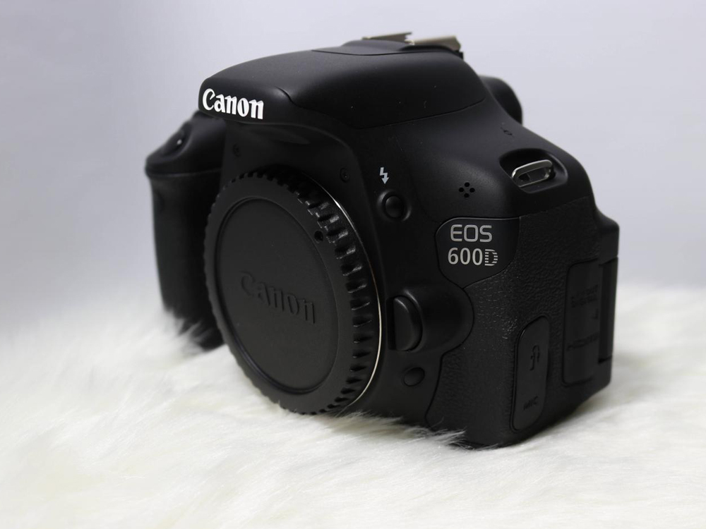 Thiết kế của Canon 600D kit 18 55
