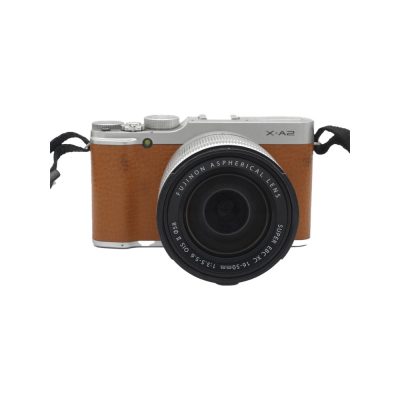 Fujifilm X-A2 kèm 16-50mm f / 3.5-5.6 OIS II cũ