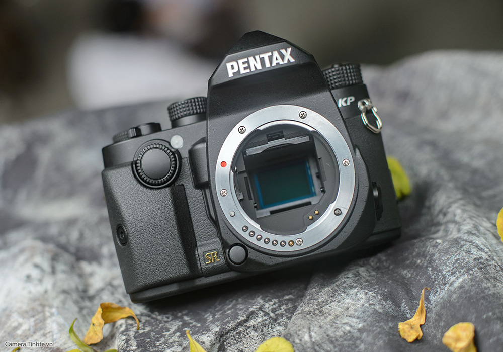 Máy ảnh Pentax có vẻ ngoài hiện đại tinh tế