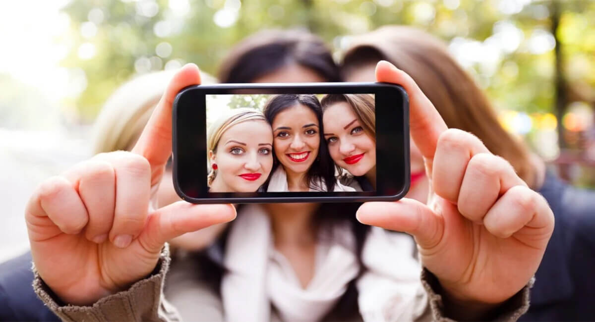 Cùng tìm hiểu cách chọn thiết bị để chụp ảnh tự sướng Cùng tìm hiểu cách chọn thiết bị để chụp ảnh tự sướng