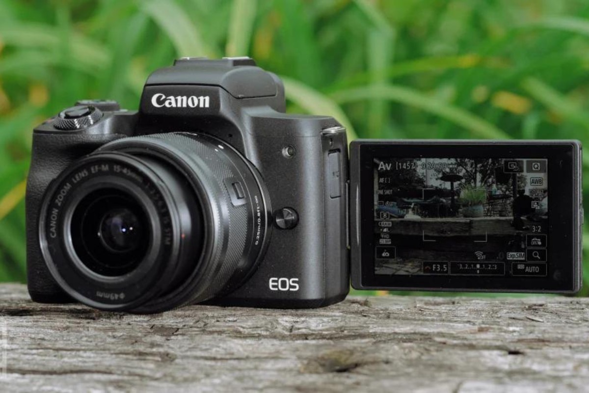 Canon EOS M50 Mark II là phiên bạn dạng tăng cấp của cái máy hình ảnh mirrorless EOS M50