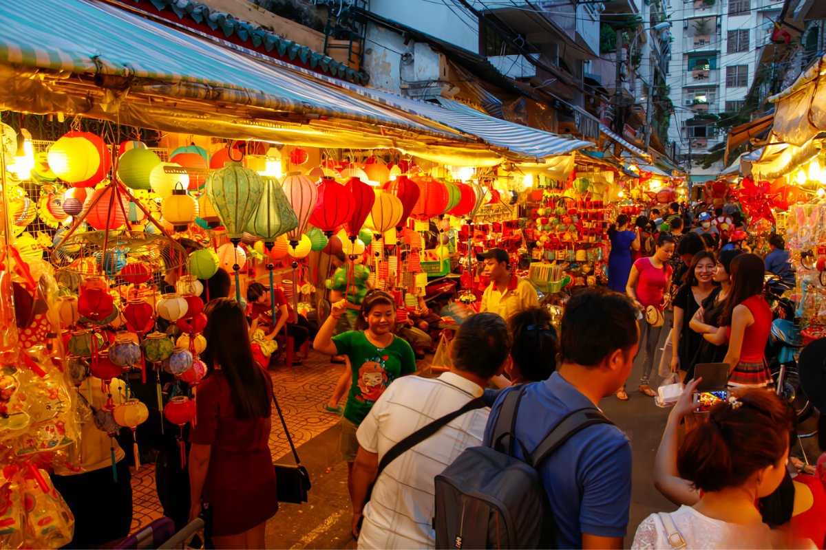 Việc này giúp bạn bạn có thể thoải mái tạo dáng và sở hữu những bức hình Trung thu lung linh Việc này giúp bạn bạn có thể thoải mái tạo dáng và sở hữu những bức hình Trung thu lung linh