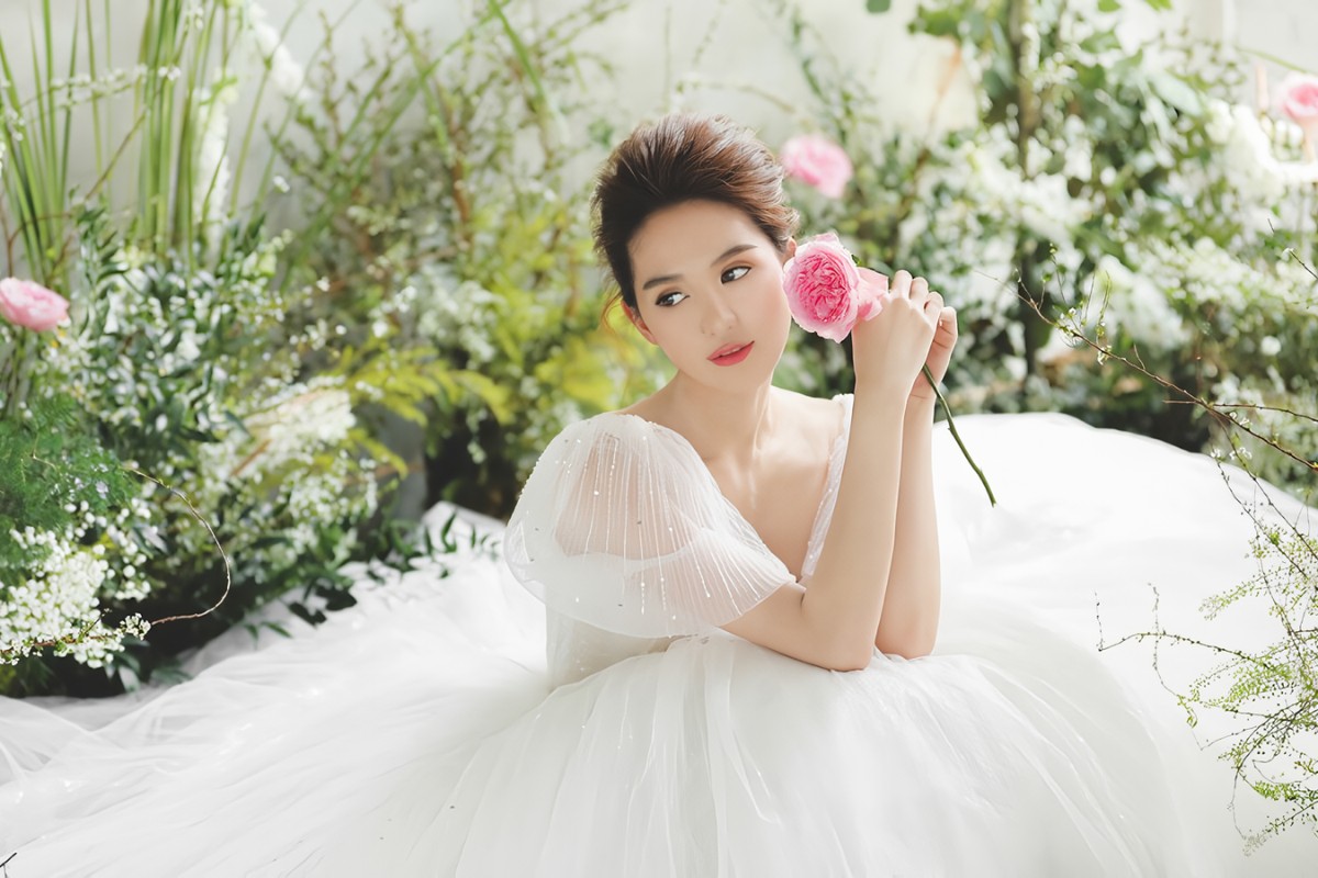 concept chụp ảnh nàng thơ tại studio sẽ là một lựa chọn hoàn hảo, nếu bạn yêu thích sự nhẹ nhàng concept chụp ảnh nàng thơ tại studio sẽ là một lựa chọn hoàn hảo, nếu bạn yêu thích sự nhẹ nhàng