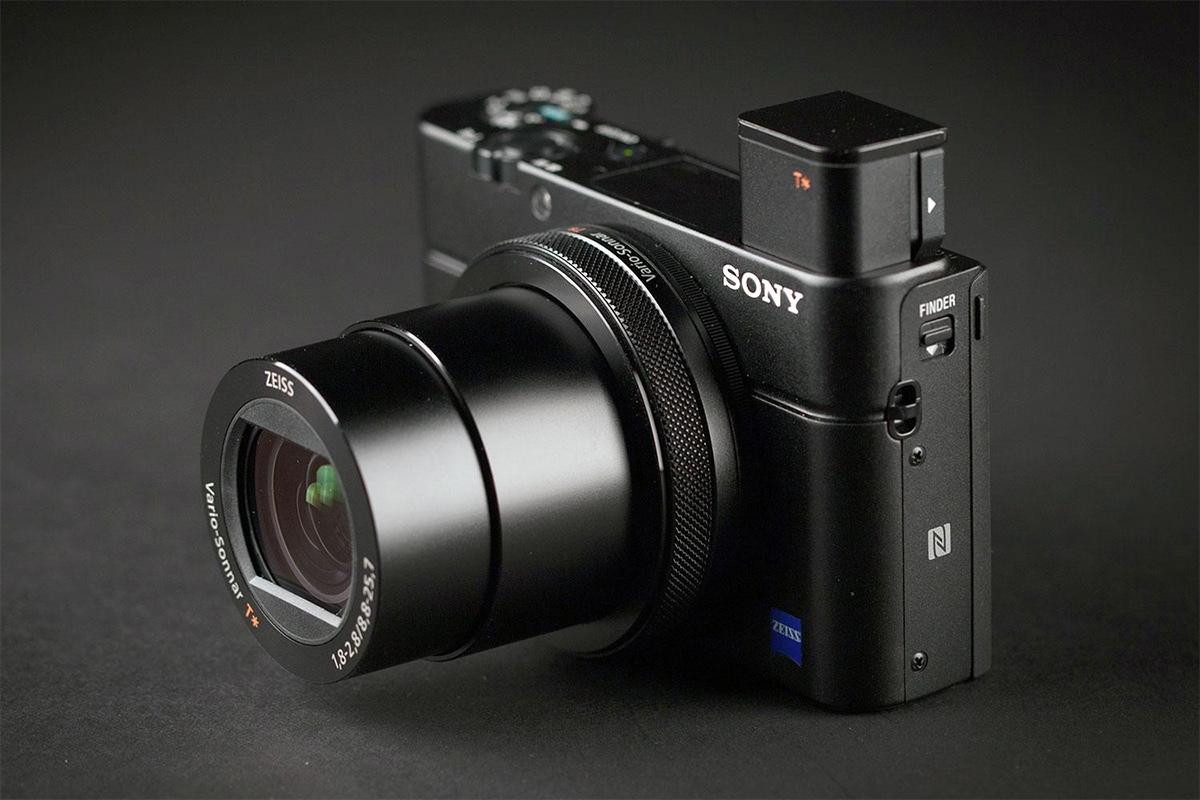 Nhược điểm của máy ảnh PNS là không thể thay đổi ống kính do máy ảnh có ống kính cố định Nhược điểm của máy ảnh PNS là không thể thay đổi ống kính do máy ảnh có ống kính cố định