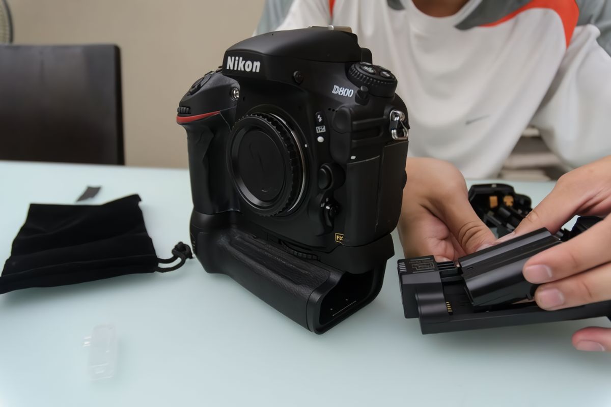 Grip máy ảnh mang lại nhiều công dụng cho người chụp Grip máy ảnh mang lại nhiều công dụng cho người chụp