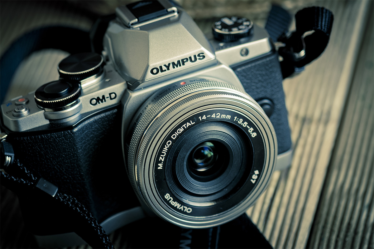 Olympus OM-D là dòng máy ảnh không gương lật cao cấp của Olympus Olympus OM-D là dòng máy ảnh không gương lật cao cấp của Olympus