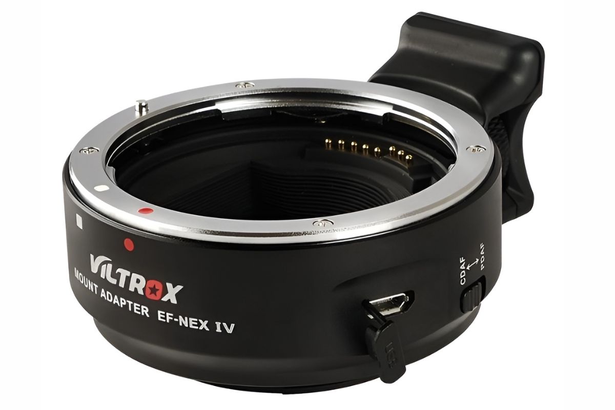 Ngàm chuyển đổi Canon sang Sony là một loại phụ kiện máy ảnh và có hình dạng như một vòng tròn