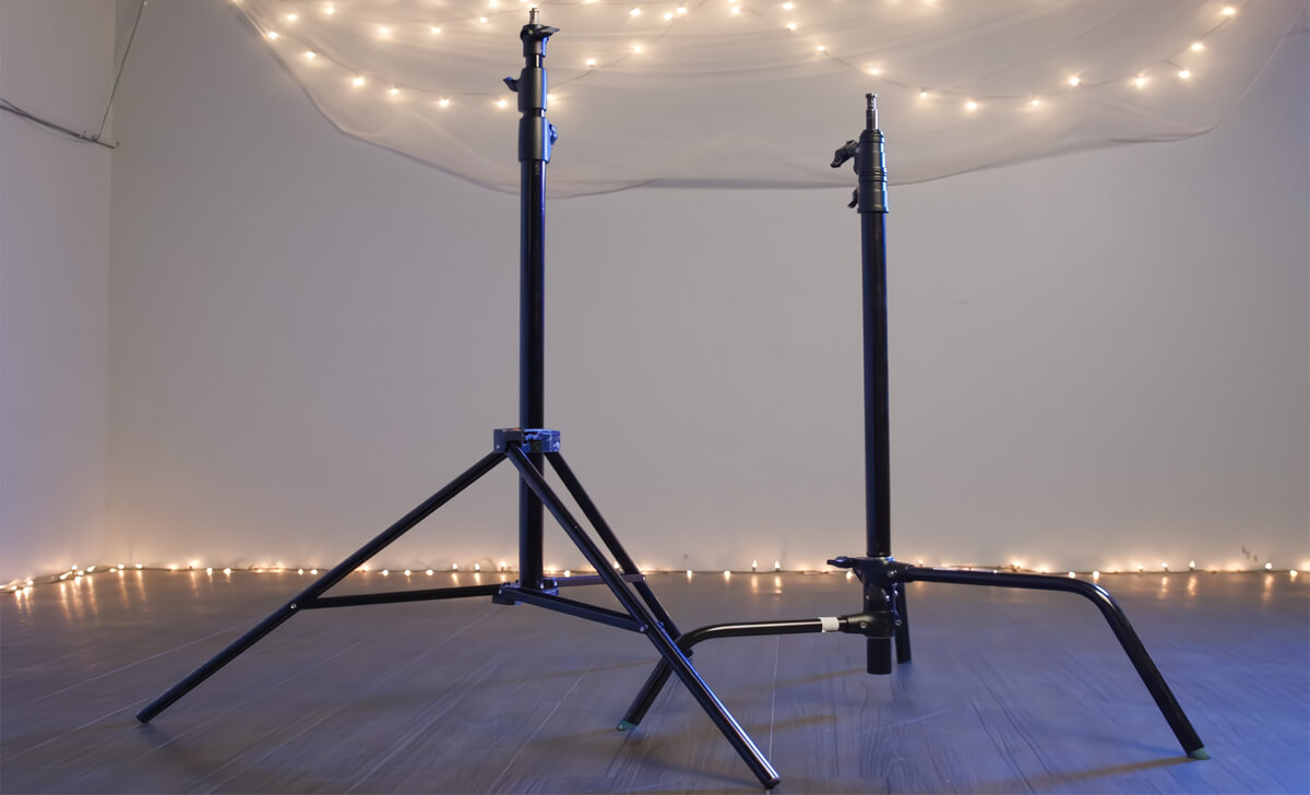 Thiết bị chắc chắn dùng để giữ đèn, máy quay trong quay phim, nhiếp ảnh Thiết bị chắc chắn dùng để giữ đèn, máy quay trong quay phim, nhiếp ảnh