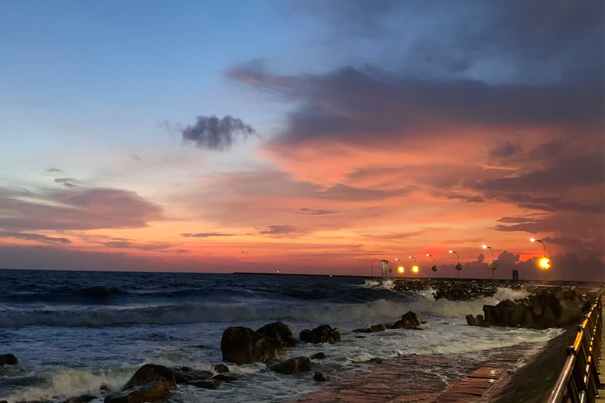 Ghi lại vẻ đẹp độc đáo của khoảnh khắc bắt đầu và kết thúc ngày