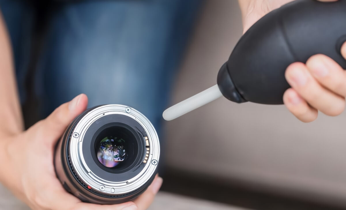 Một bộ vệ sinh máy ảnh đầy đủ sẽ bao gồm những gì