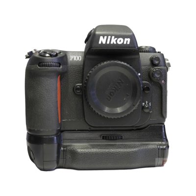 Máy ảnh Nikon F100 + Grip (Nikon F100 - Cũ)